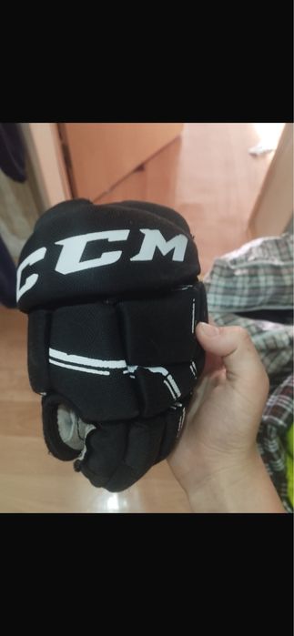 Краги хоккейные