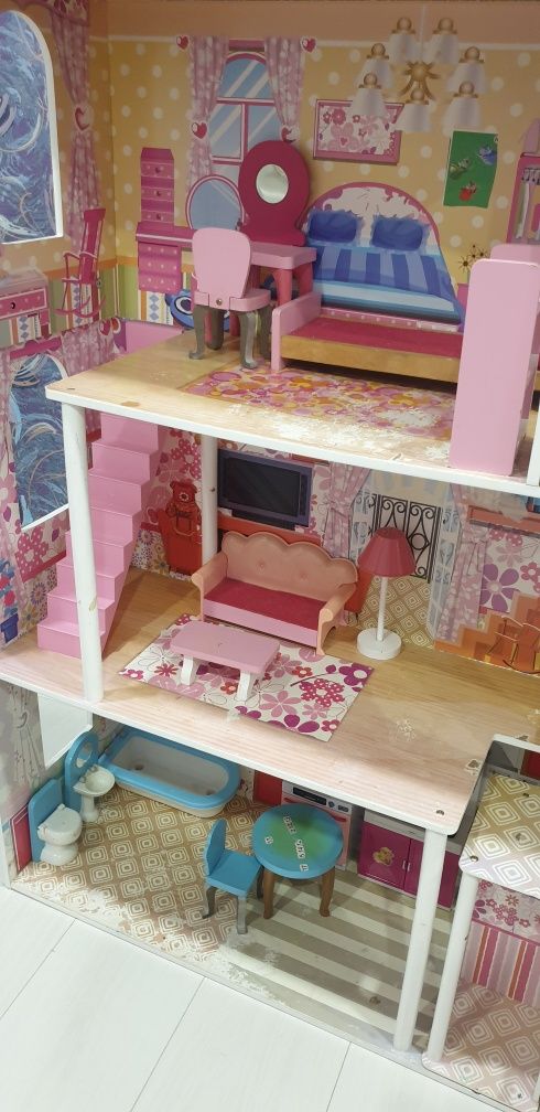 Кукольный дом для девочки