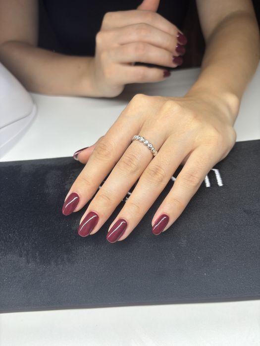 Manichiură cu ojă semipermanentă