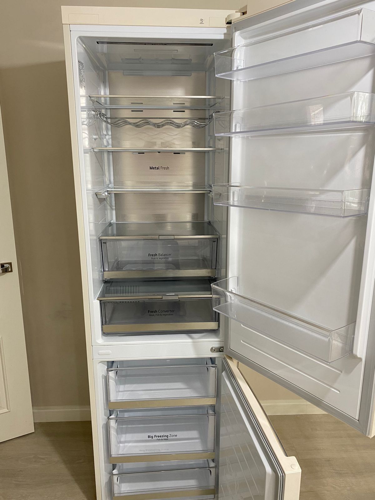Новый холодильник LG