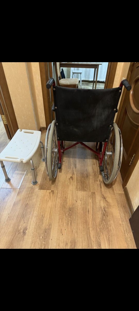 Продам инвалидное кресло