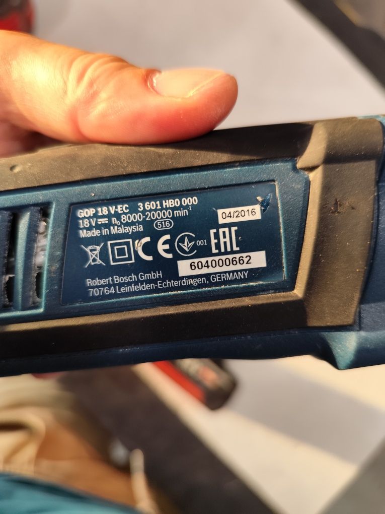 Безчетков акумулаторен мултитул Бош Bosch GOP 18 V-EC + 4Ah