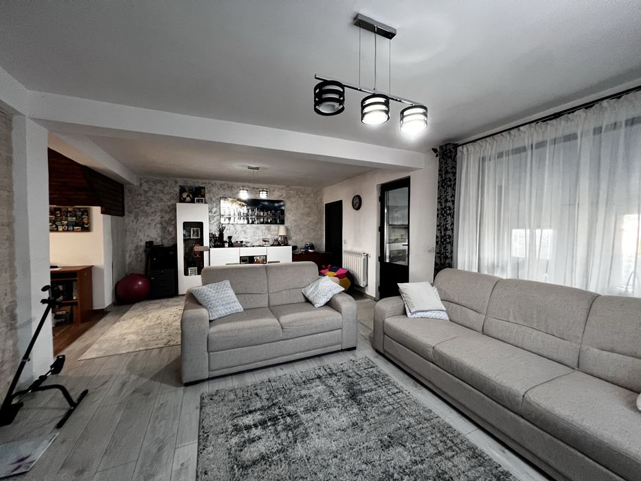 Casa de vanzare cu 3 dormitoare