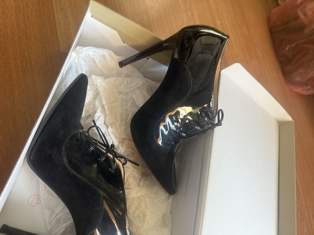 Разпродажба лични обувки 38 Casadei versace liljo