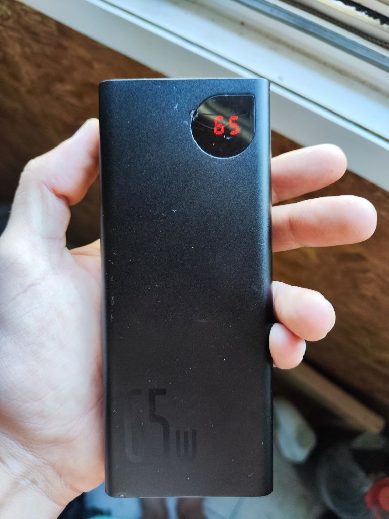 Продавам power bank baseus 20000 mh 65w с проблем