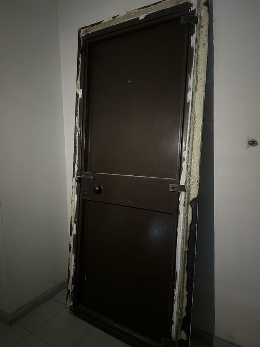 Темір есік сатылады жақсы жағдайда