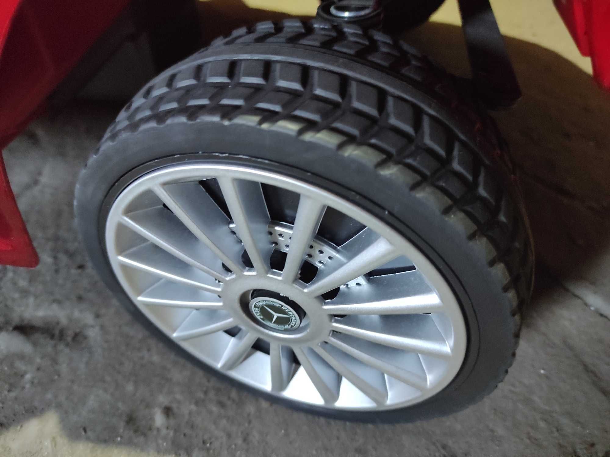 Детска електрическа кола Mercedes Benz CLS 350, червена, карана 5 пъти