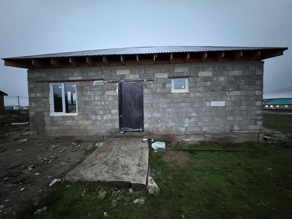 Дом 100 м² в 28 микрорайоне, первая линия, отличное расположение