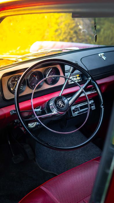 Кола под наем за бал, сватба или друг специялен повод! Под наем ретро