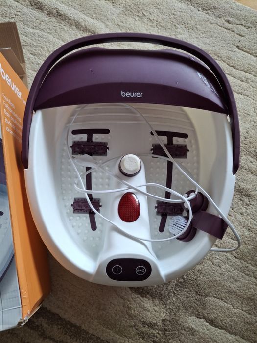 Вана за педикюр в бяло и лилаво