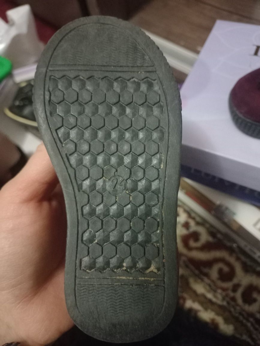 Продаётся обувь для девочек