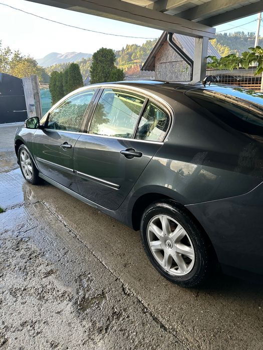 Vând Renault Laguna