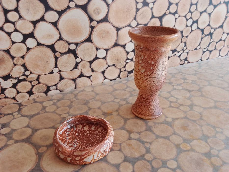 Продавам комплект - ваза и пепелник