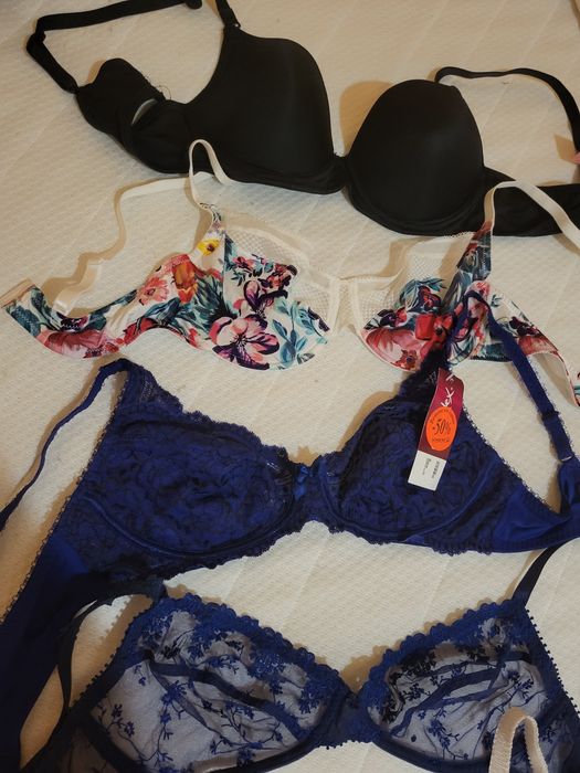 Сутиени - 80C до 95D