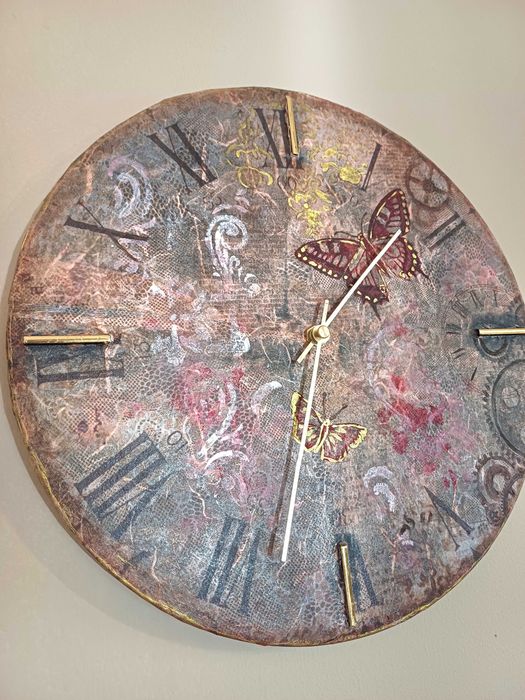 Стенен ръчно направен часовник с декупаж