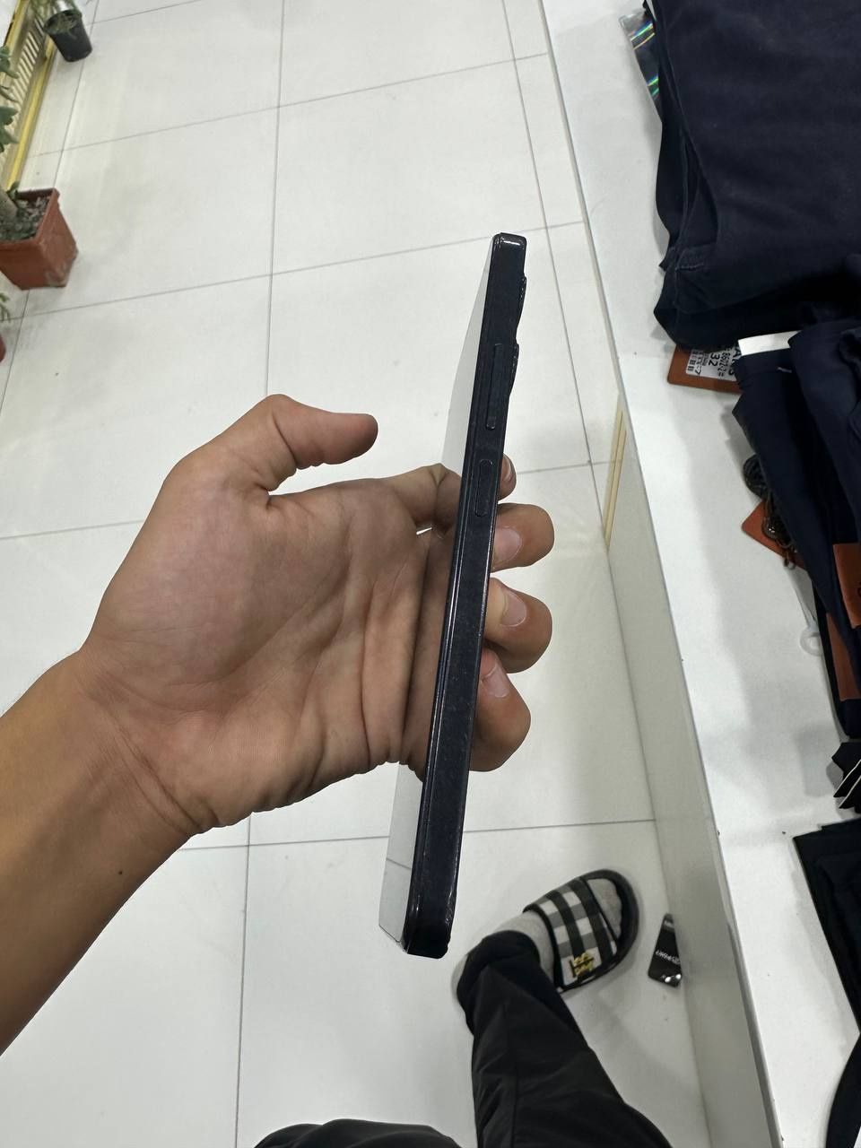 Redmi 12 holati ideal hamma joyi radnoy
