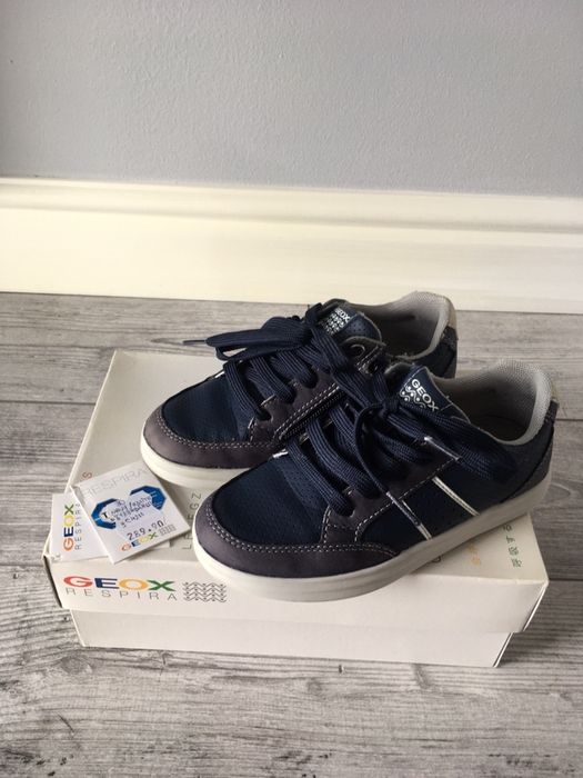 Adidasi Geox, mărimea 30.