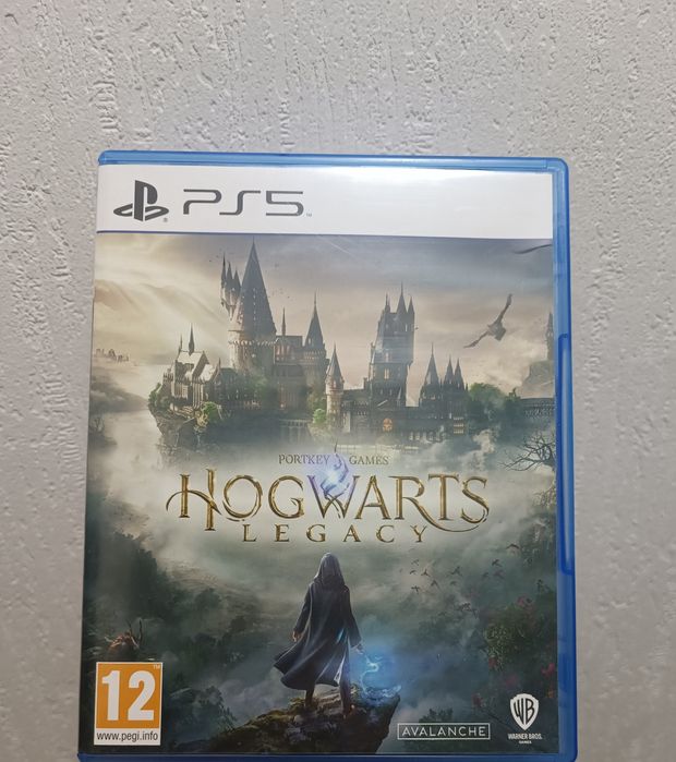 Продаю игру Hogwarts Legacy для PS5