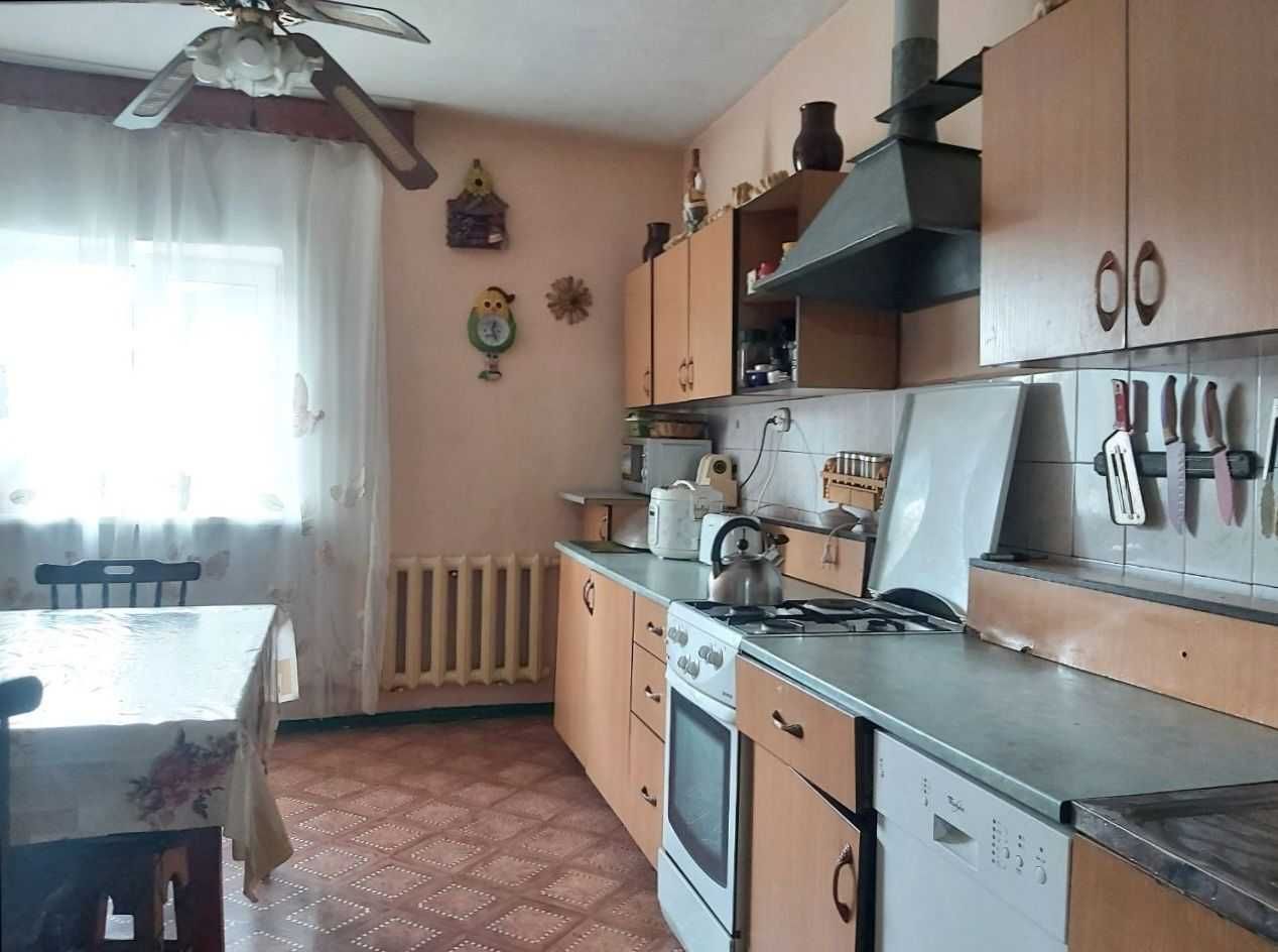 Продаётся 4-комнатный дом.