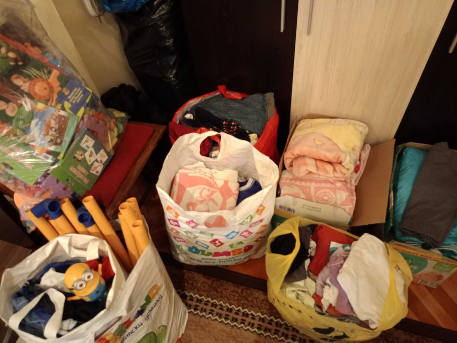Подарявам дрешки и играчки -Запазени