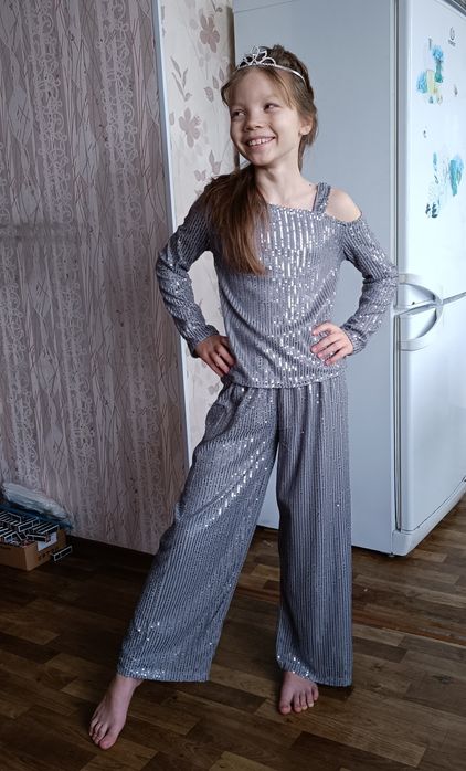 Продам костюм на девочку