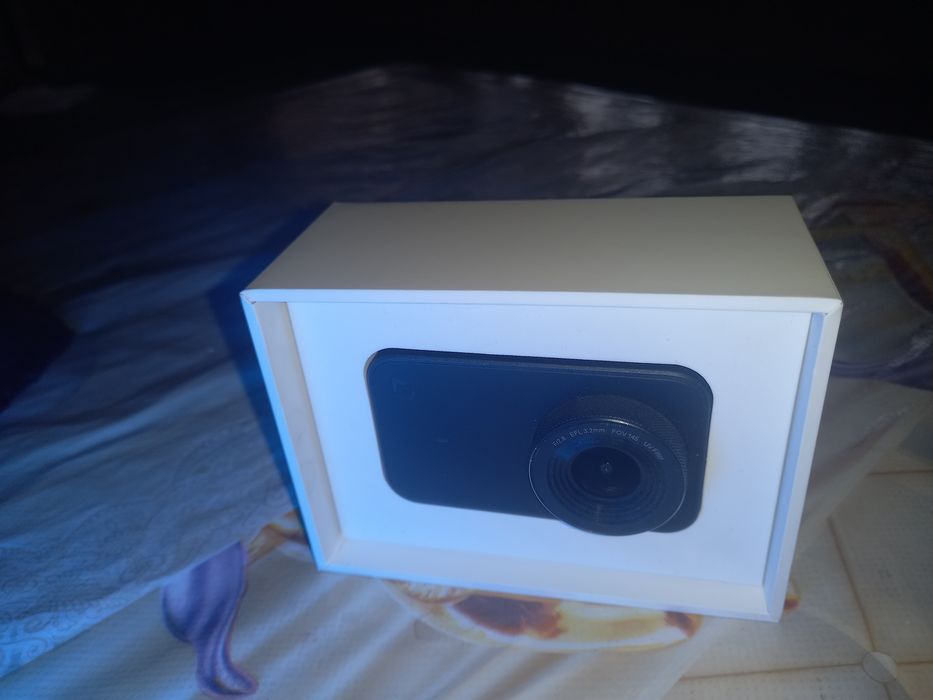 Mi экшен камера сотилади стаблизатори билан бирга  сёмка 4ка олади