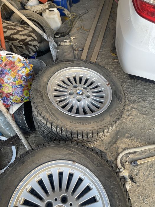 Покрышка на бмв r16