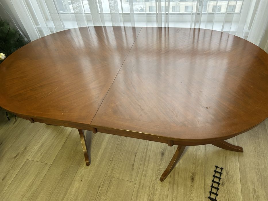 стол 3 метра (дерево), в хорошем состоянии