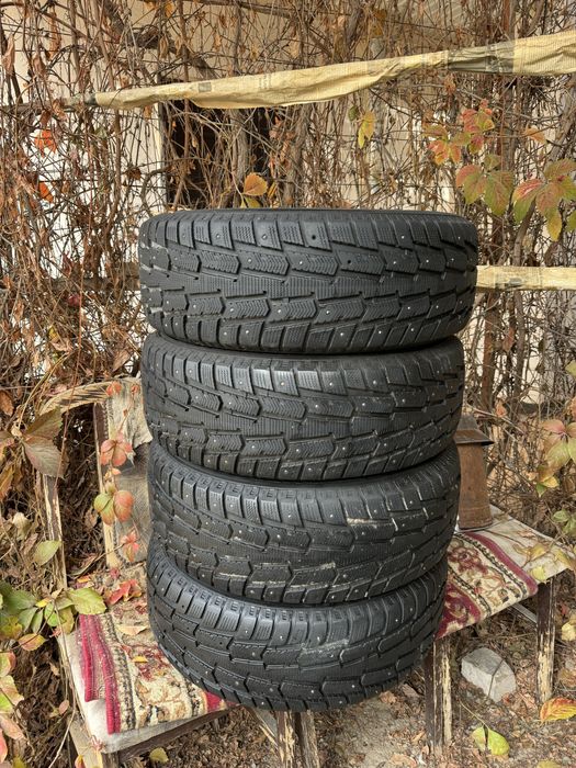 215 60 R16 зимные покрышка ,