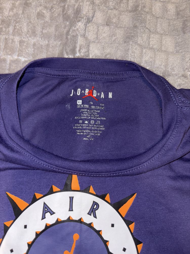 Tricou Jordan,marimea XL pentru copii