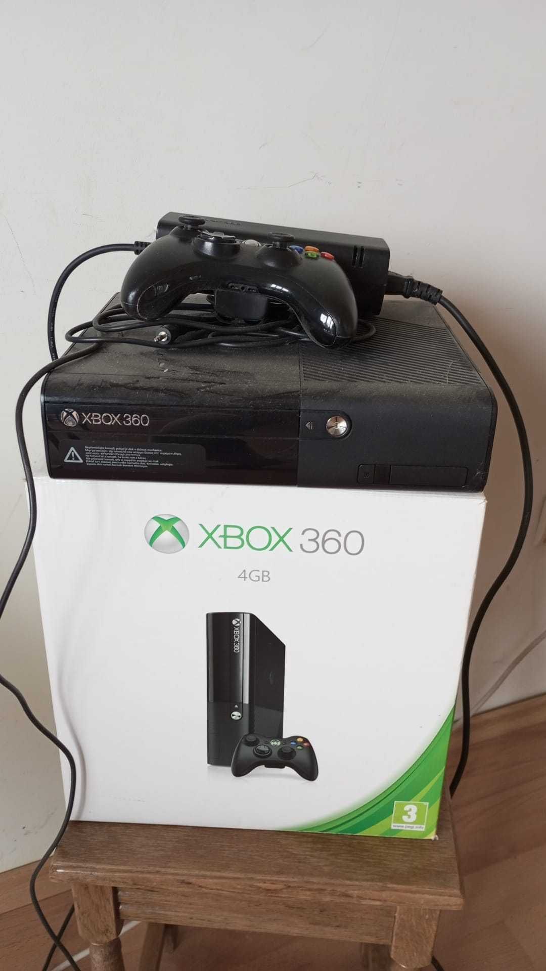 XBOX 360 4GB Memorie Extensibil 32 Gb 10 Jocuri preinstalate