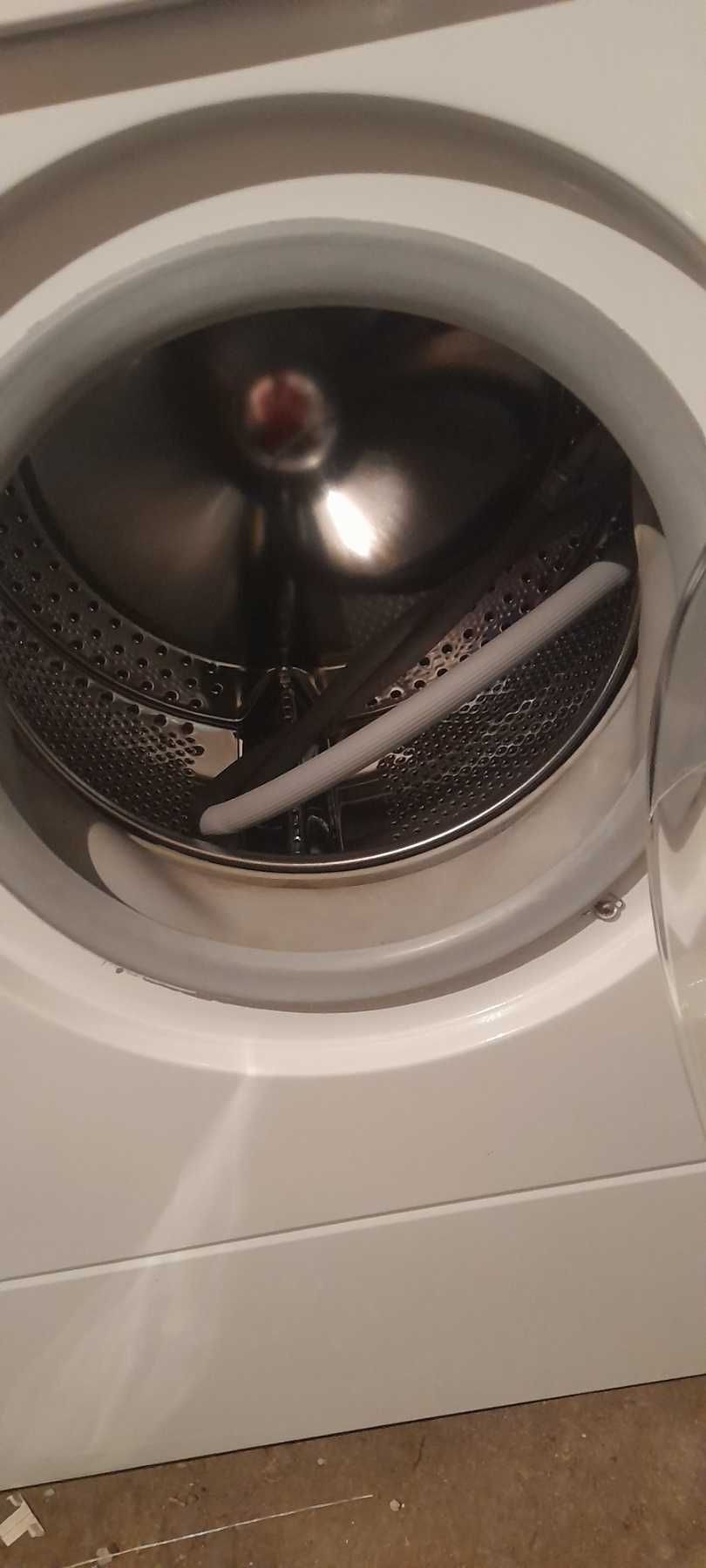 Пералня Indesit.