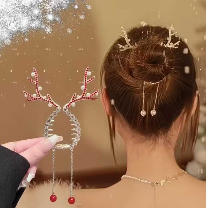 Коледна фиба с еленови рога аксесоар за коса с перли и златни детайли