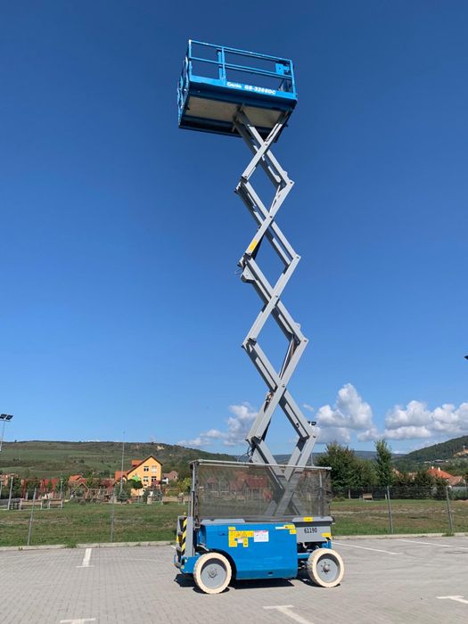 De inchiriat nacela electrica Genie GS3268DC