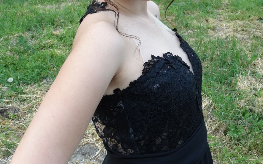 Официална черна рокля