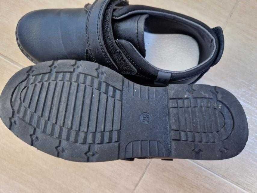 Официални черни обувки за момче 5-6 год