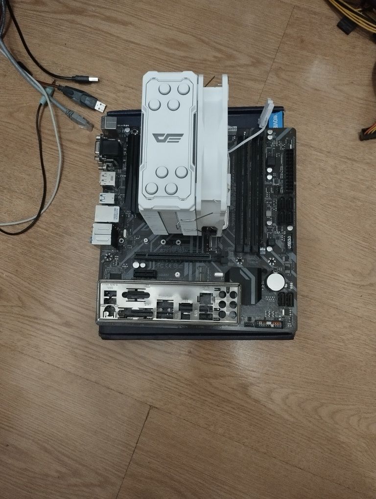 Продам комплект i7 9700 mb b365 ozu32gb