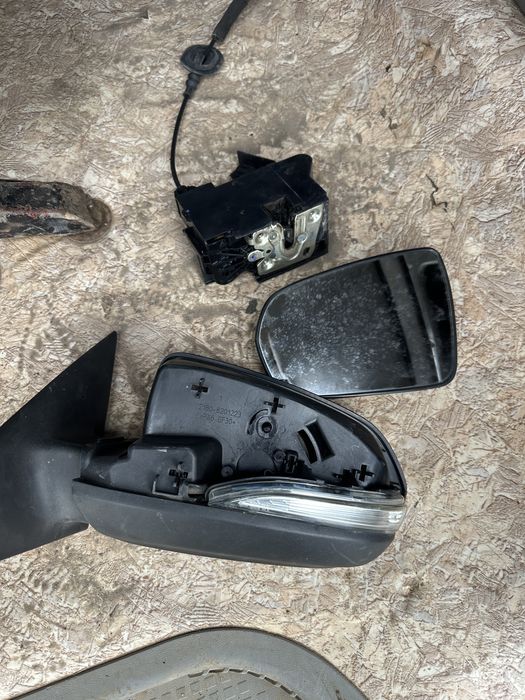 Зеркало на ниву  весту 2025 года с дефектом