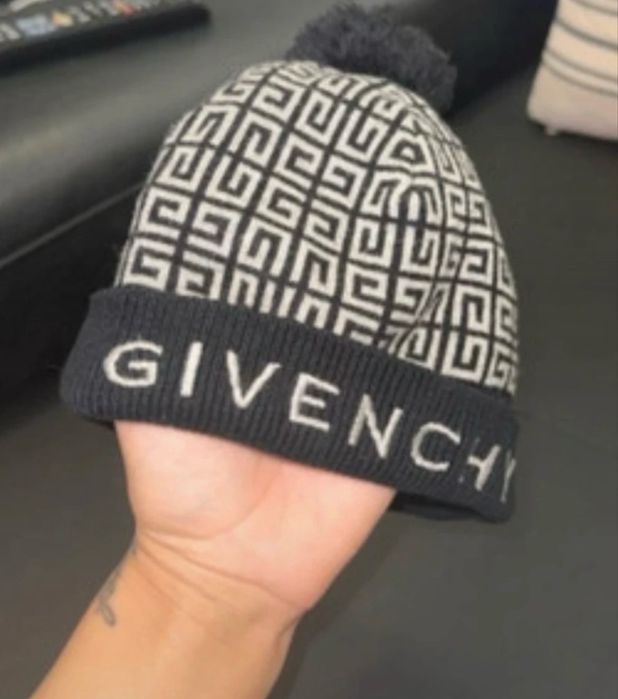 Givenchy marime 2 ani ORIGINAL