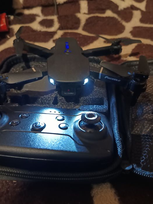 Dronă E88 -2 camere și geantă