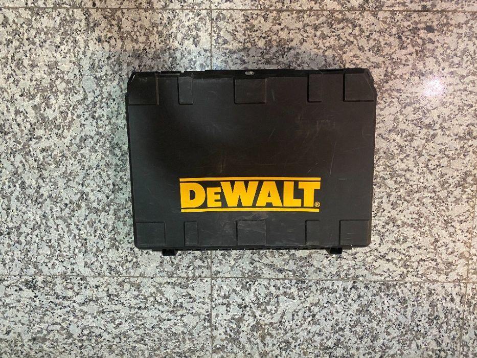 Гайковерт безч. 18V 2-ск. 360Nm 1/2" 2x4Ah /Гайковерт 36V, Dewalt