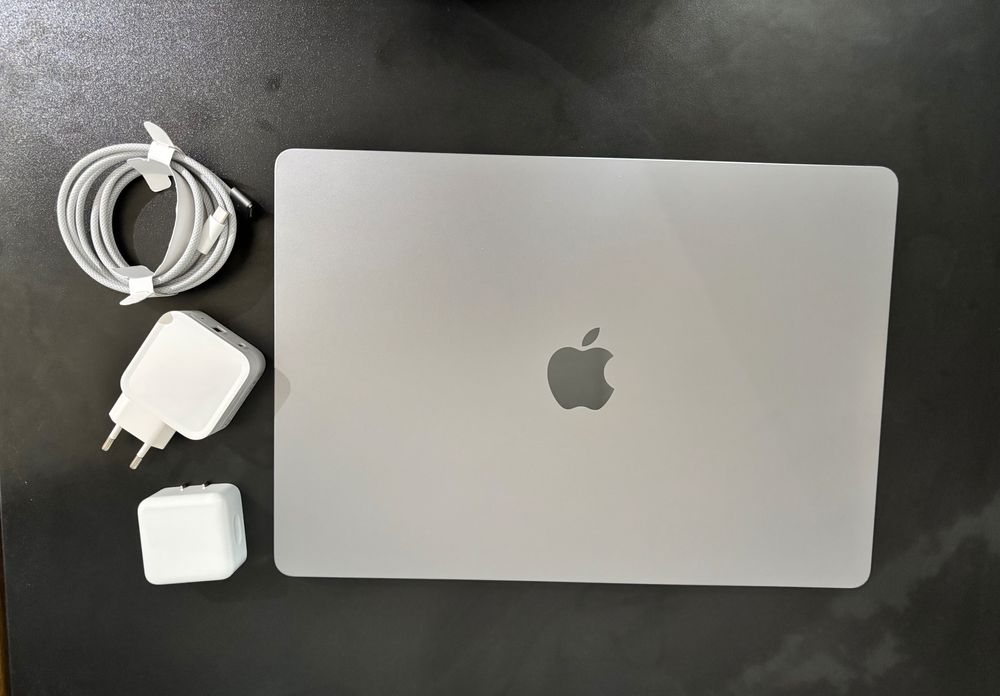 Vand MacBook Air 15 M3 2024