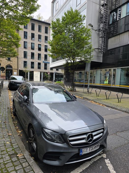 Mercedes-Benz E220d Pachet AMG