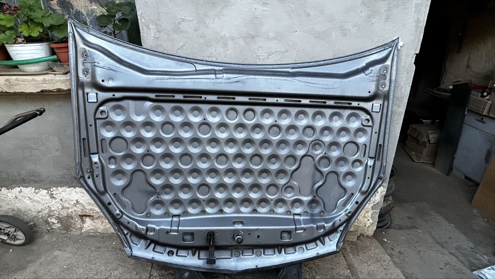 Opel Astra H - преден капак