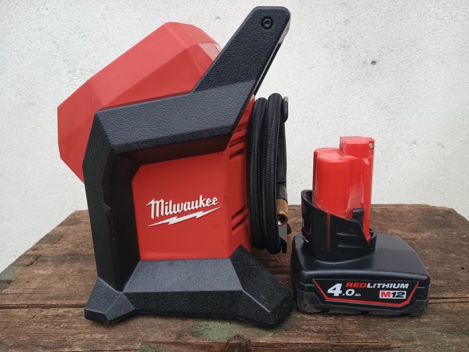 Compresor m12 BI milwaukee + baterie 4 amperi