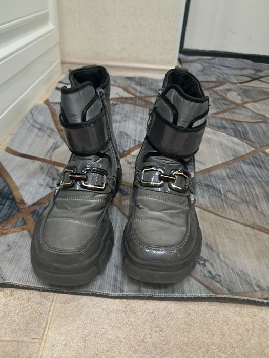 Продам зимнюю обувь