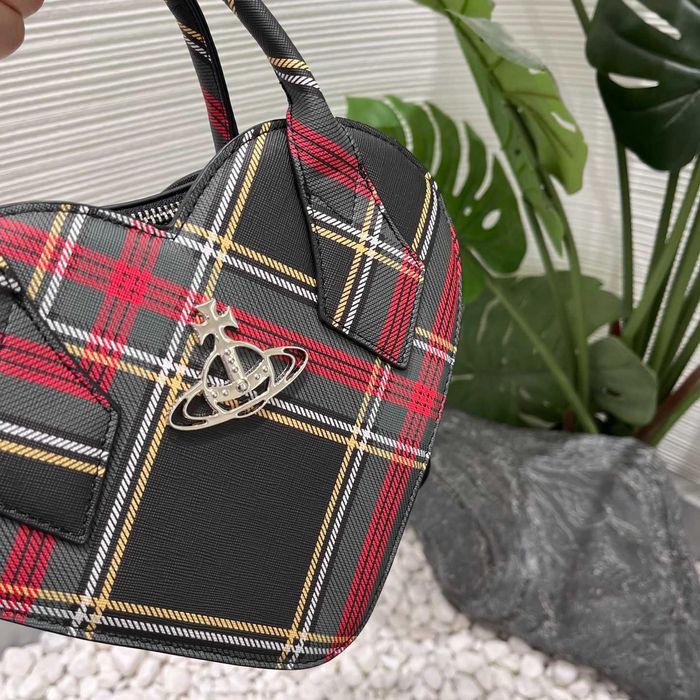 Vivienne Westwood чанта
