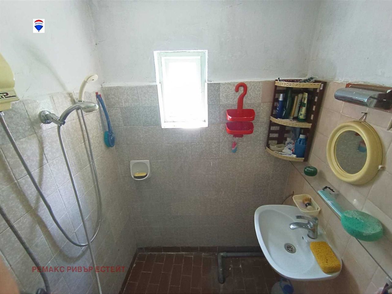 Продава се Къща в с. Брестовица, Област Русе - 80 кв.м за 394 €/кв.м - Снимка #15
