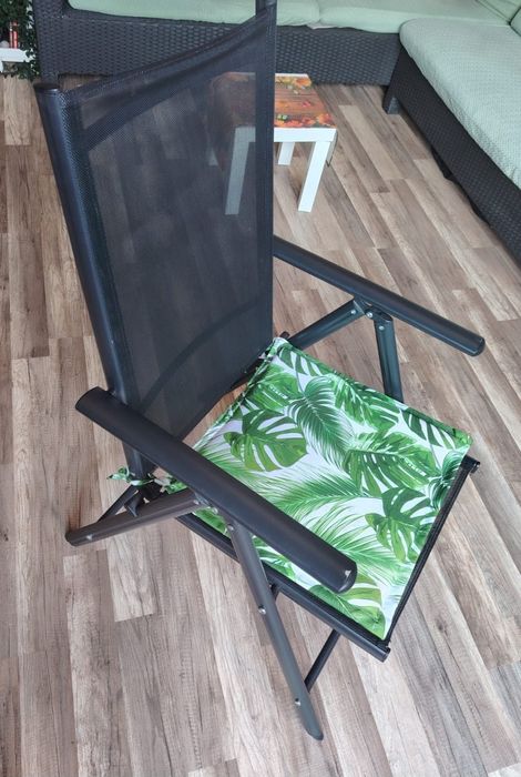 Set de curte elegant masa metalica cu blat de sticla +5 scaune