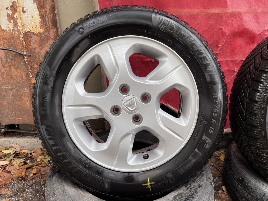 Джанти за Dacia Оригинални 15” 4x100 6j ET40 с зимни гуми Мишелин